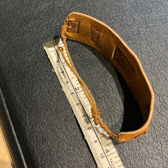 100% Leather & Snake Skin Adjustable Bracelet - Picture 5 of 9